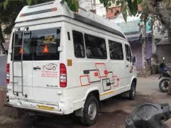  12 Seater Standard Tempo Traveller in Delhi